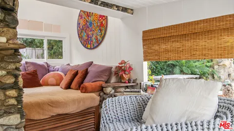 $7,750,000 | 7059 Fernhill Drive, Malibu, CA 90265