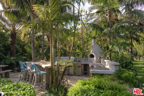 $7,750,000 | 7059 Fernhill Drive, Malibu, CA 90265