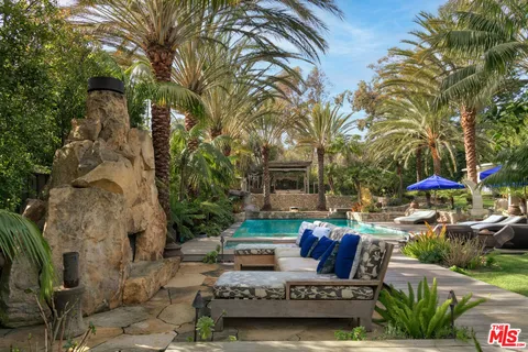 $7,750,000 | 7059 Fernhill Drive, Malibu, CA 90265