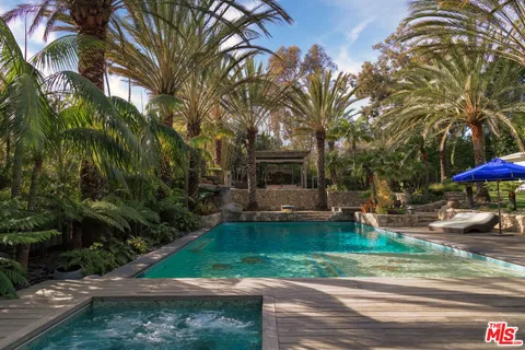 $7,750,000 | 7059 Fernhill Drive, Malibu, CA 90265