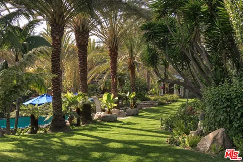 $7,750,000 | 7059 Fernhill Drive, Malibu, CA 90265