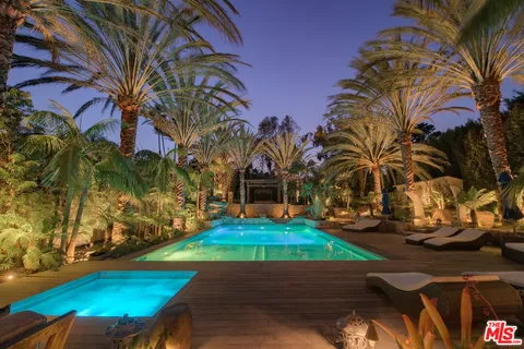 $7,750,000 | 7059 Fernhill Drive, Malibu, CA 90265