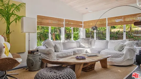 $7,750,000 | 7059 Fernhill Drive, Malibu, CA 90265