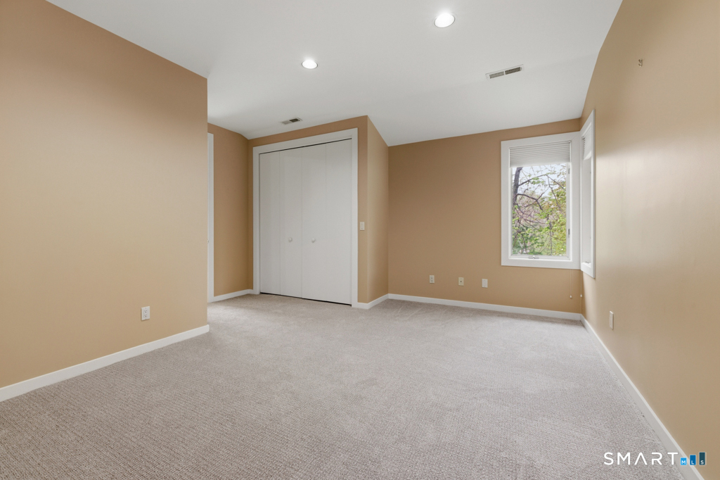 85 Norrans Ridge Drive Ridgefield, CT 06877 - Photo 28 of 40