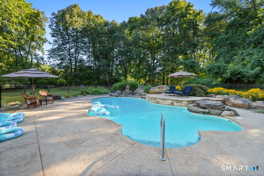 85 Norrans Ridge Drive Ridgefield, CT 06877 - Photo 3 of 40