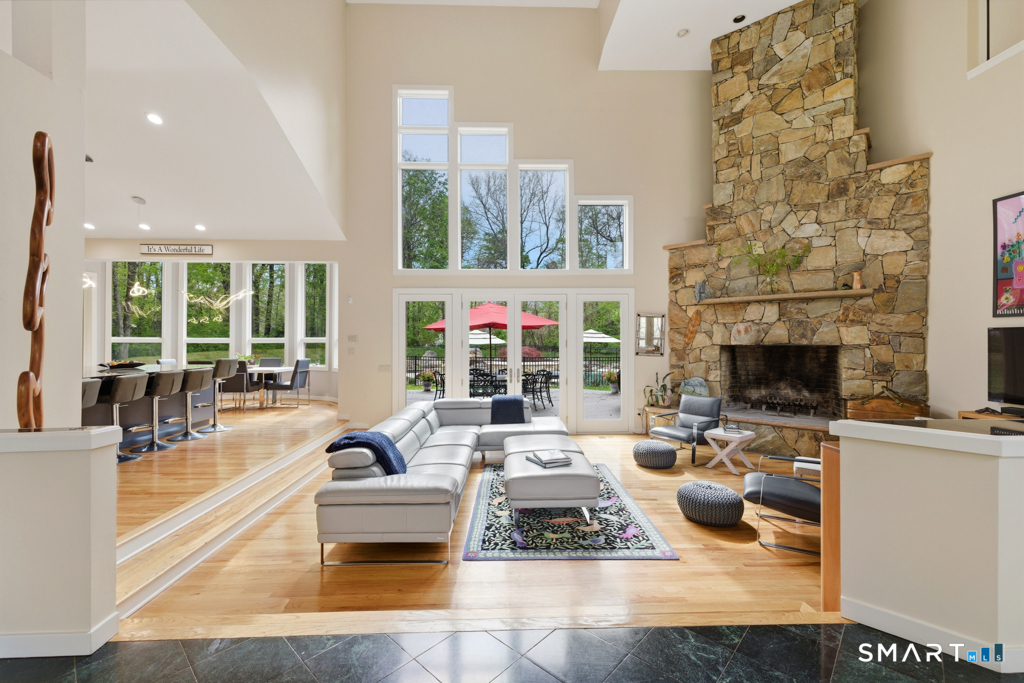 85 Norrans Ridge Drive Ridgefield, CT 06877 - Photo 4 of 40