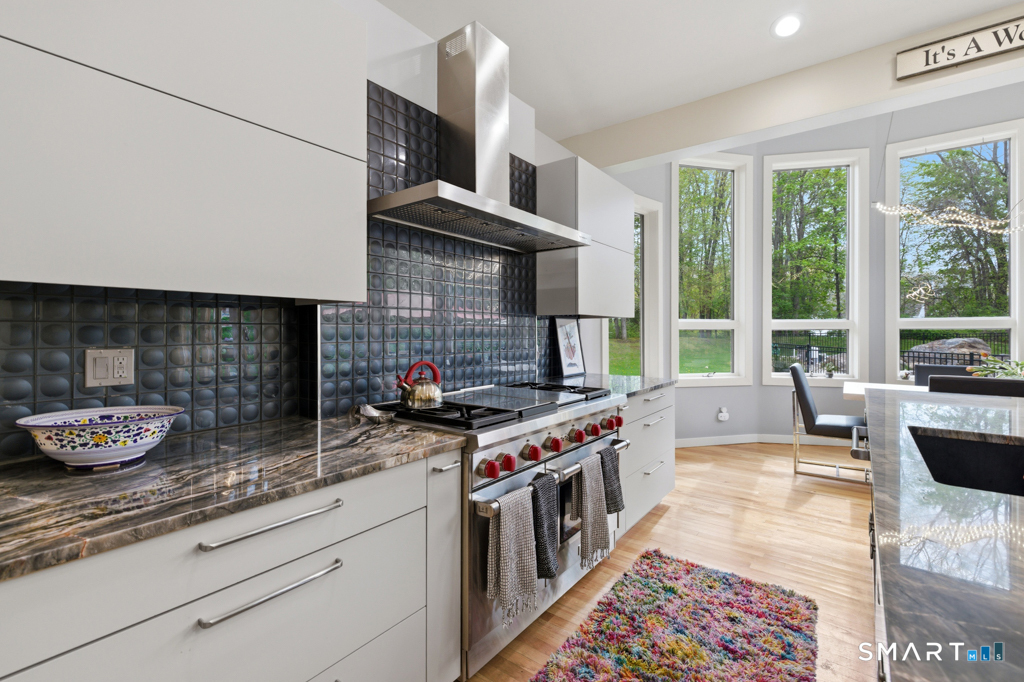85 Norrans Ridge Drive Ridgefield, CT 06877 - Photo 9 of 40
