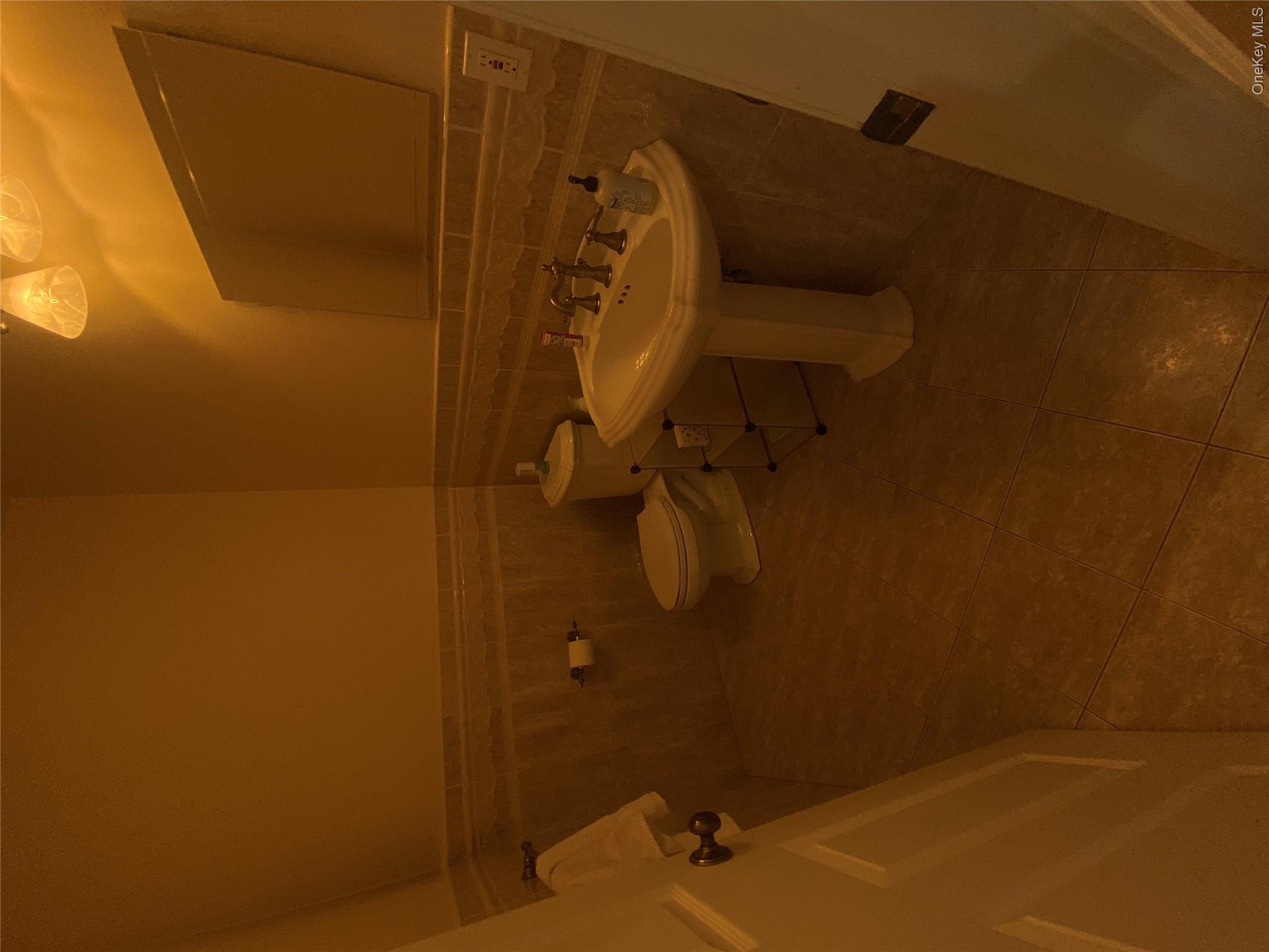 18 Crosshill Road Eastchester, NY 10709 - Photo 11 of 30