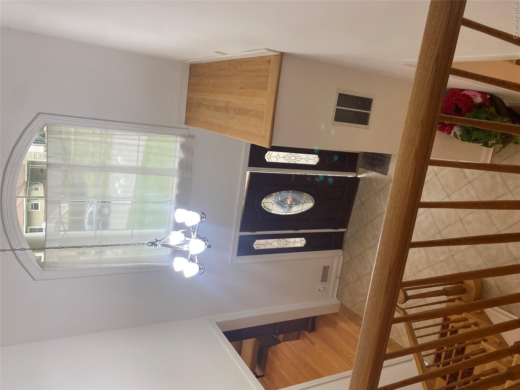 18 Crosshill Road Eastchester, NY 10709 - Photo 3 of 10 a view of entryway