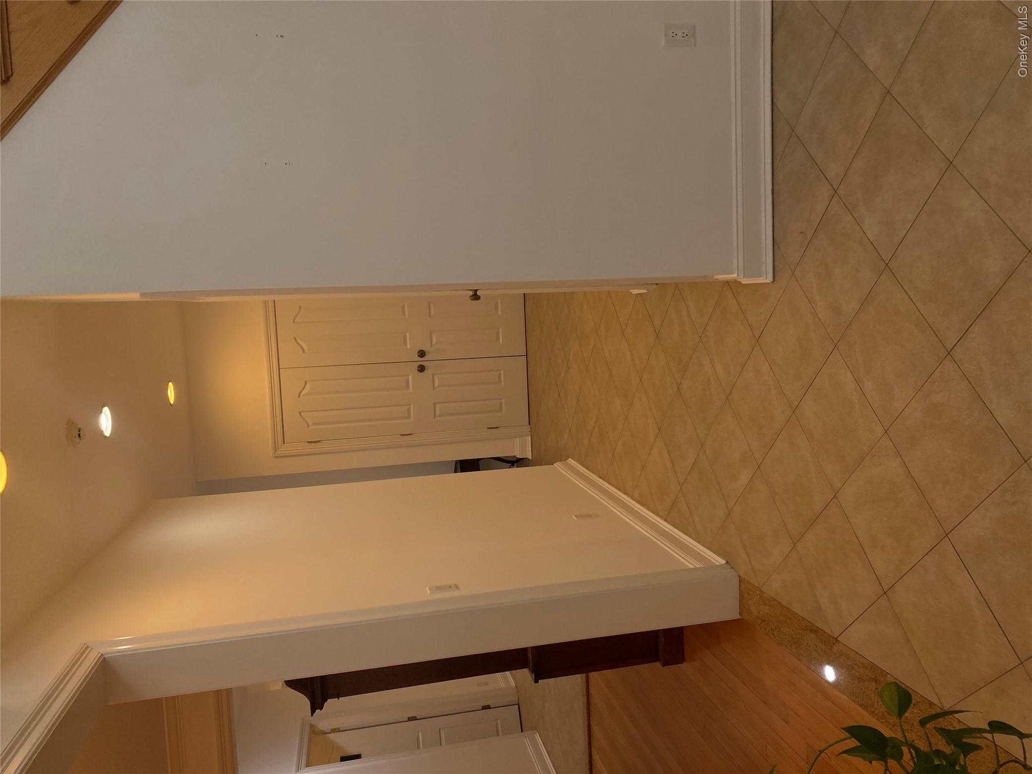 18 Crosshill Road Eastchester, NY 10709 - Photo 7 of 30