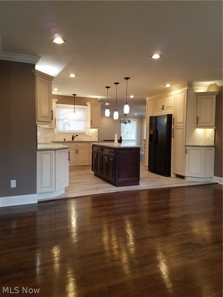 1135 Homestead Road Cleveland, OH 44121 - Photo 5 of 21 open kitchen