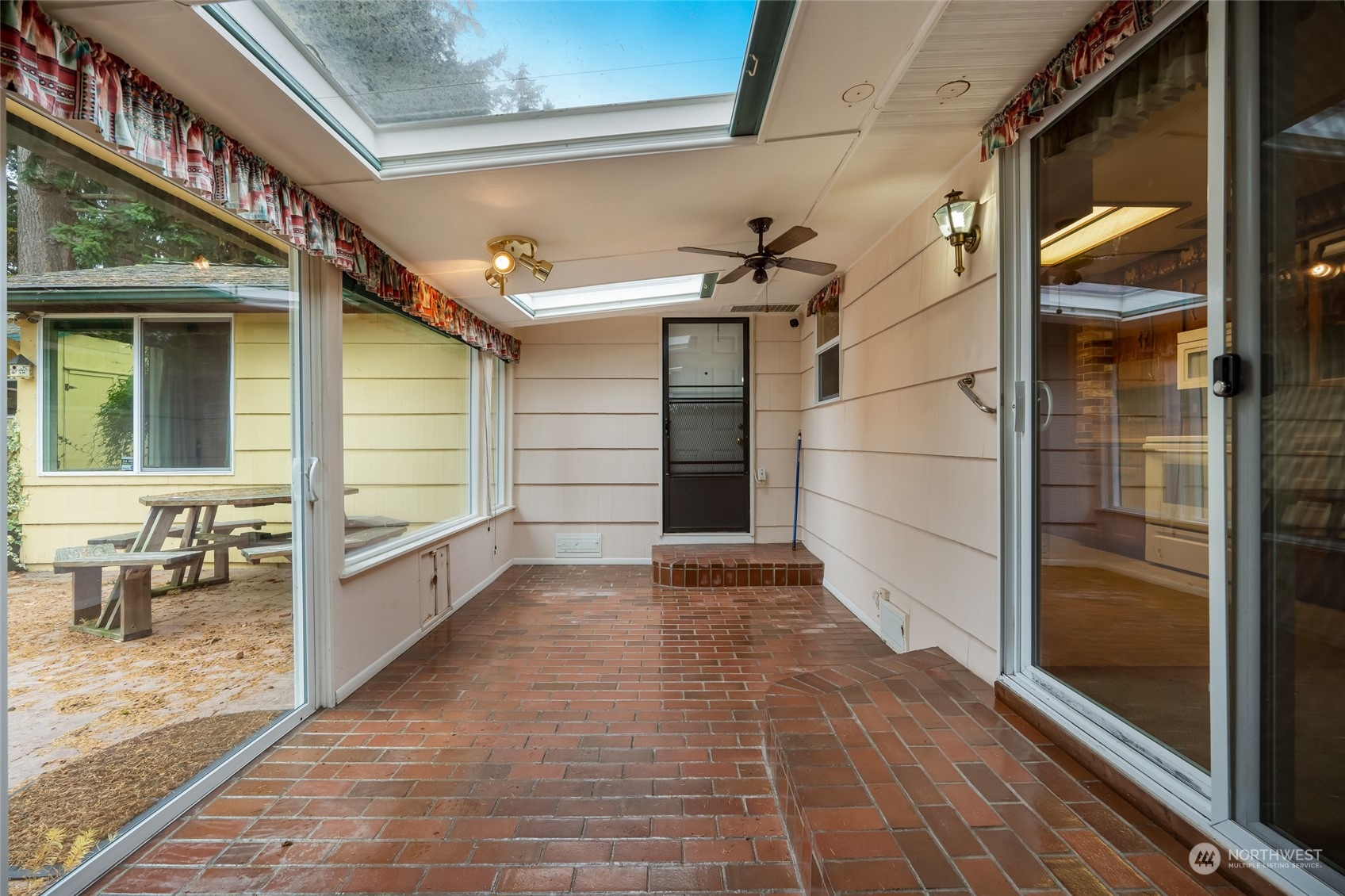 6525 Morgan Road Everett, WA 98203 - Photo 15 of 31