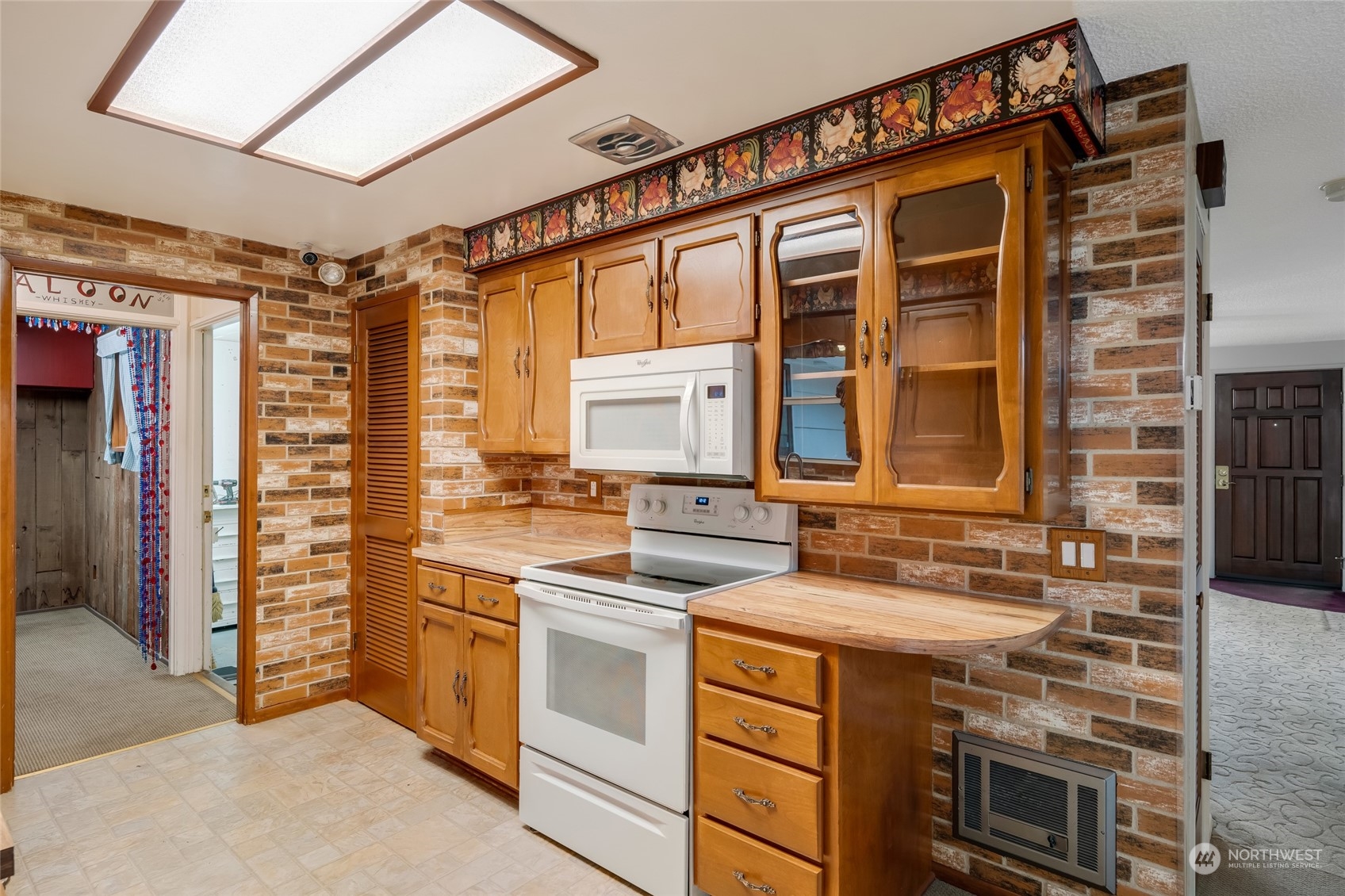 6525 Morgan Road Everett, WA 98203 - Photo 7 of 31