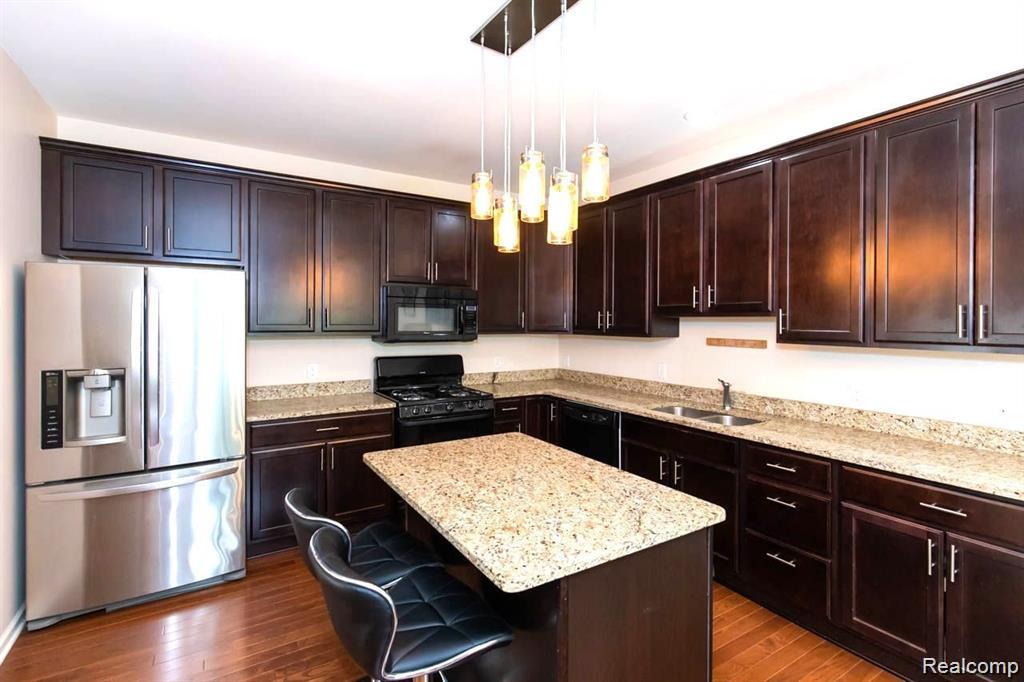 41578 Mitchell Road Novi, MI 48377 - Photo 20 of 46 20.jpg