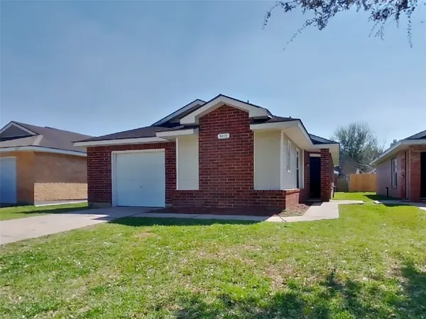 $1,579 | 3215 Kelling Street, Houston, TX 77045