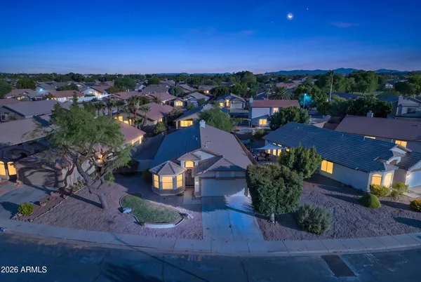$2,100 | 6421 West Wahalla Lane, Glendale, AZ 85308
