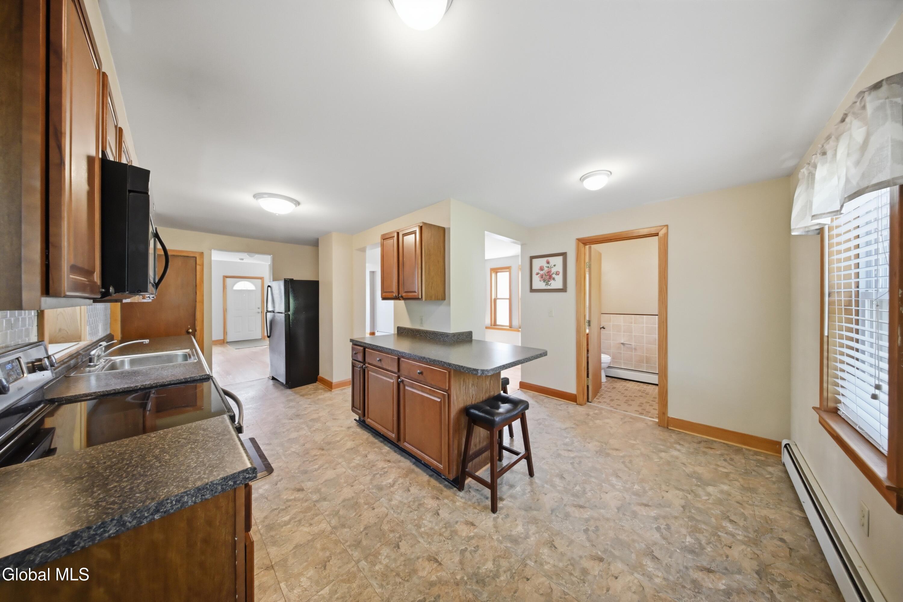 189 River Road Bethlehem, NY 12077 - Photo 13 of 37 DSC_5924