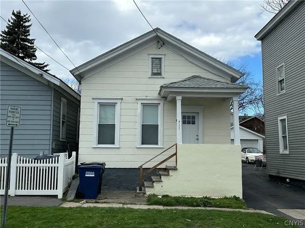 $119,000 | 711 East Division Street, Syracuse, NY 13208