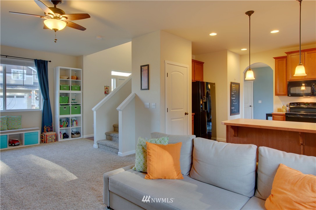 5029 Northeast 2nd Court Renton, WA 98059 - Photo 11 of 25 Gallery Image 11