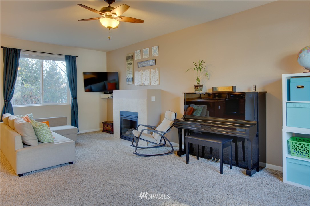 5029 Northeast 2nd Court Renton, WA 98059 - Photo 12 of 25 Gallery Image 12
