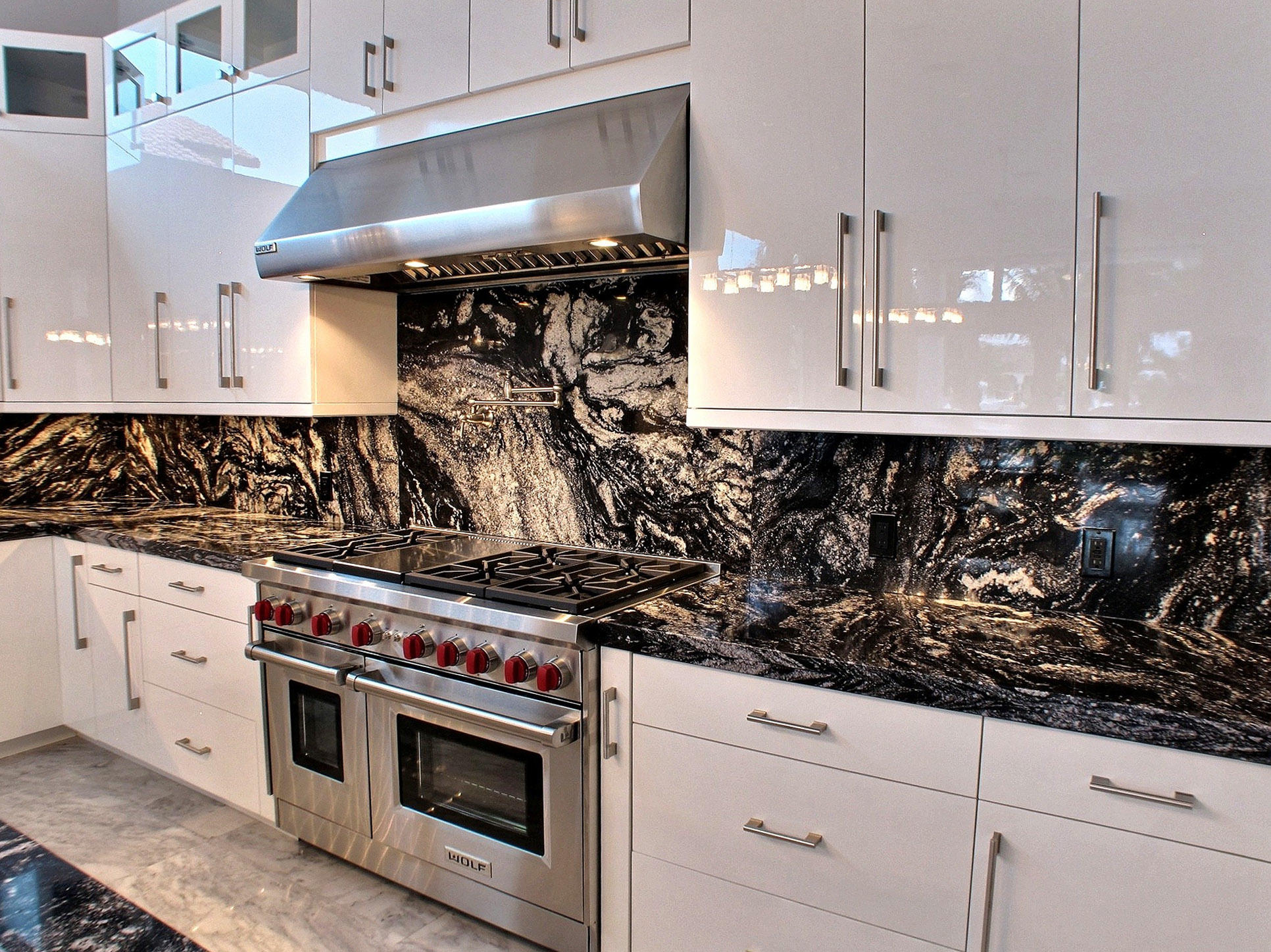 720 Northeast 34th Street Boca Raton, FL 33431 - Photo 13 of 37 kitchen stove