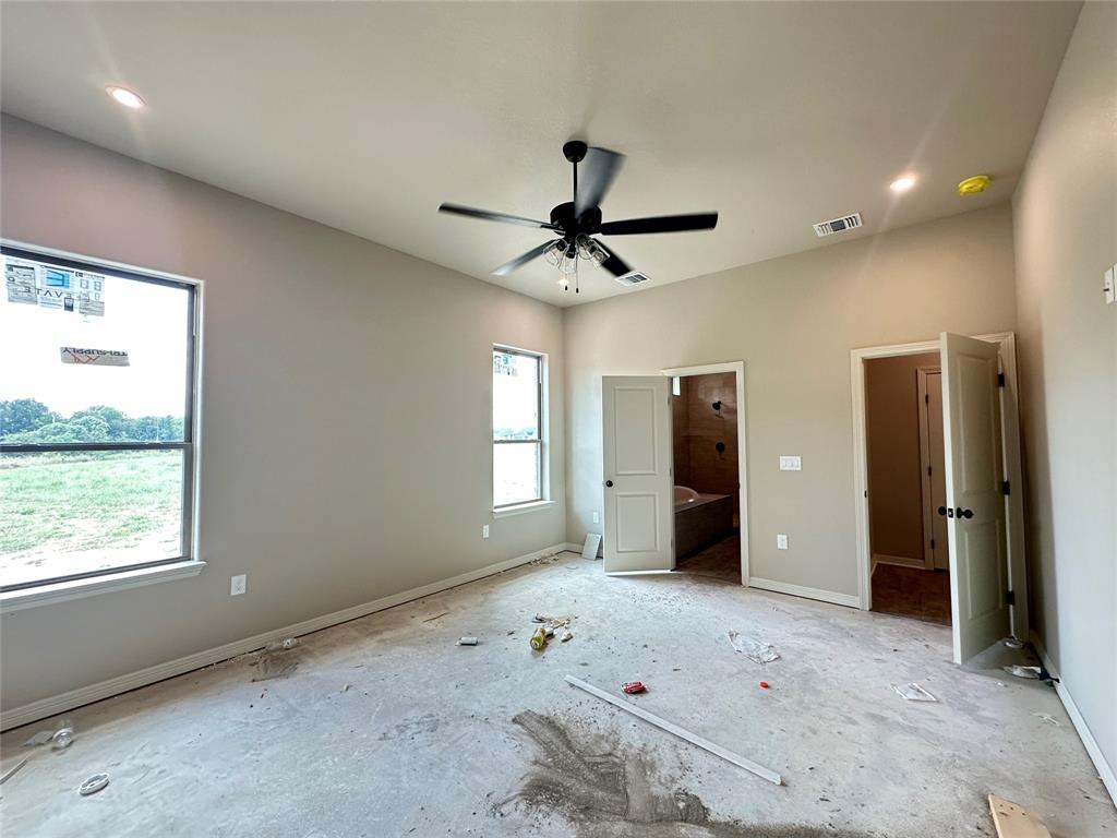 131 Lasso Loop Lorena, TX 76655 - Photo 17 of 31 Gallery Image 17