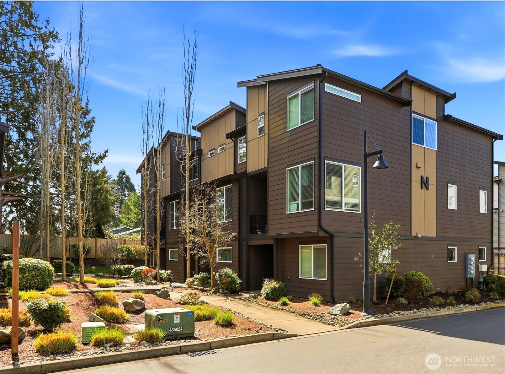 14913 48th Avenue West, Unit N2 Edmonds, WA 98026 - Photo 2 of 34