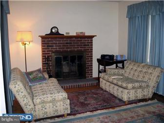 713 Lehigh Road Newark, DE 19711 - Photo 2 of 11 Family Room