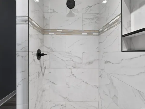 $445,900 | 1385 Dixon Place, Huntertown, IN 46748