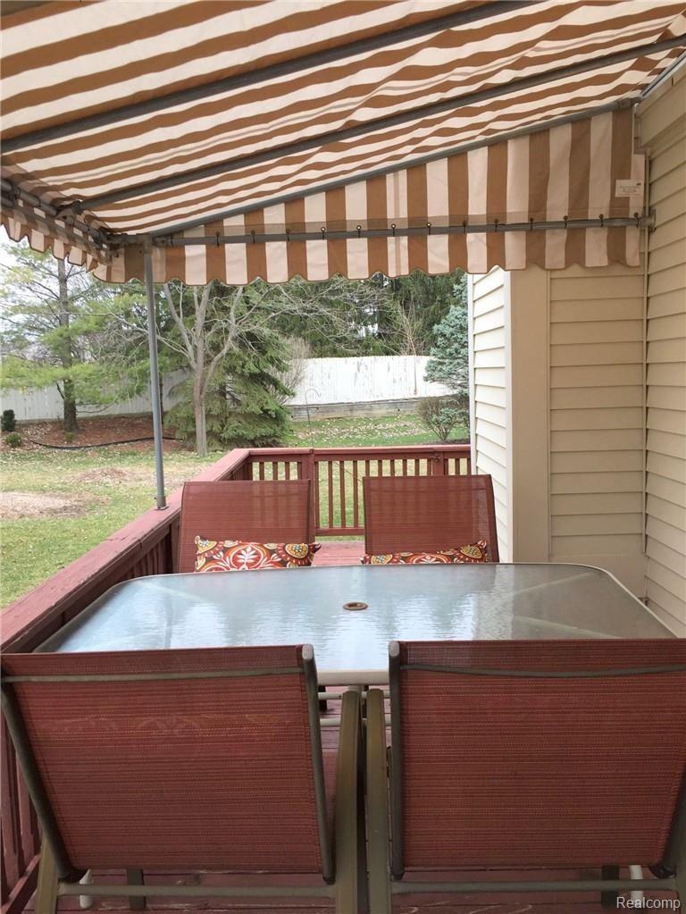 1630 Fielding Drive Rochester, MI 48307 - Photo 25 of 29 26 Deck.JPG