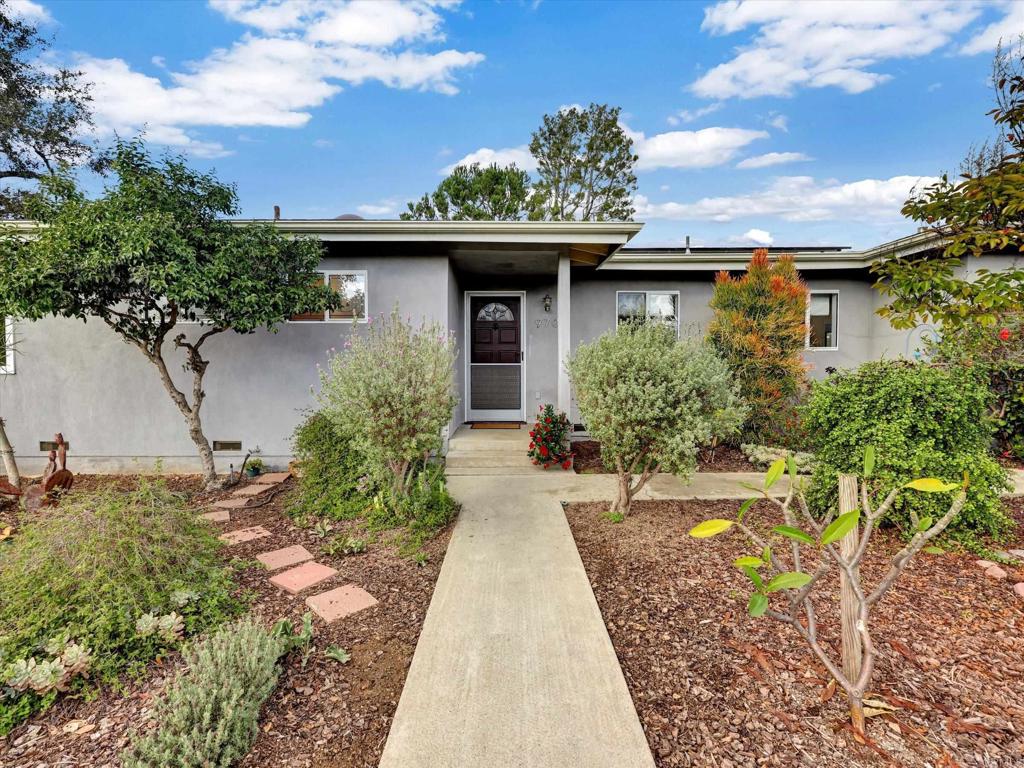 970 Quail Knoll Road Fallbrook, CA 92028 - Photo 2 of 45 a view of a pathway in front of house