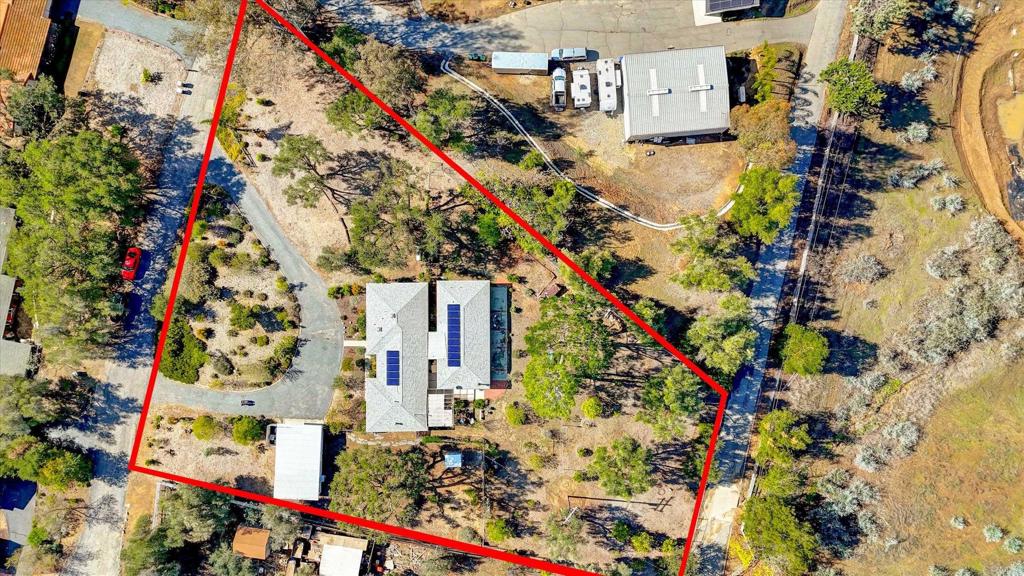 970 Quail Knoll Road Fallbrook, CA 92028 - Photo 40 of 45 an aerial view of beach and residential buildings