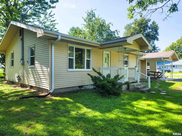 $91,000 | 325 Campbell Avenue, Flora, IL 62839