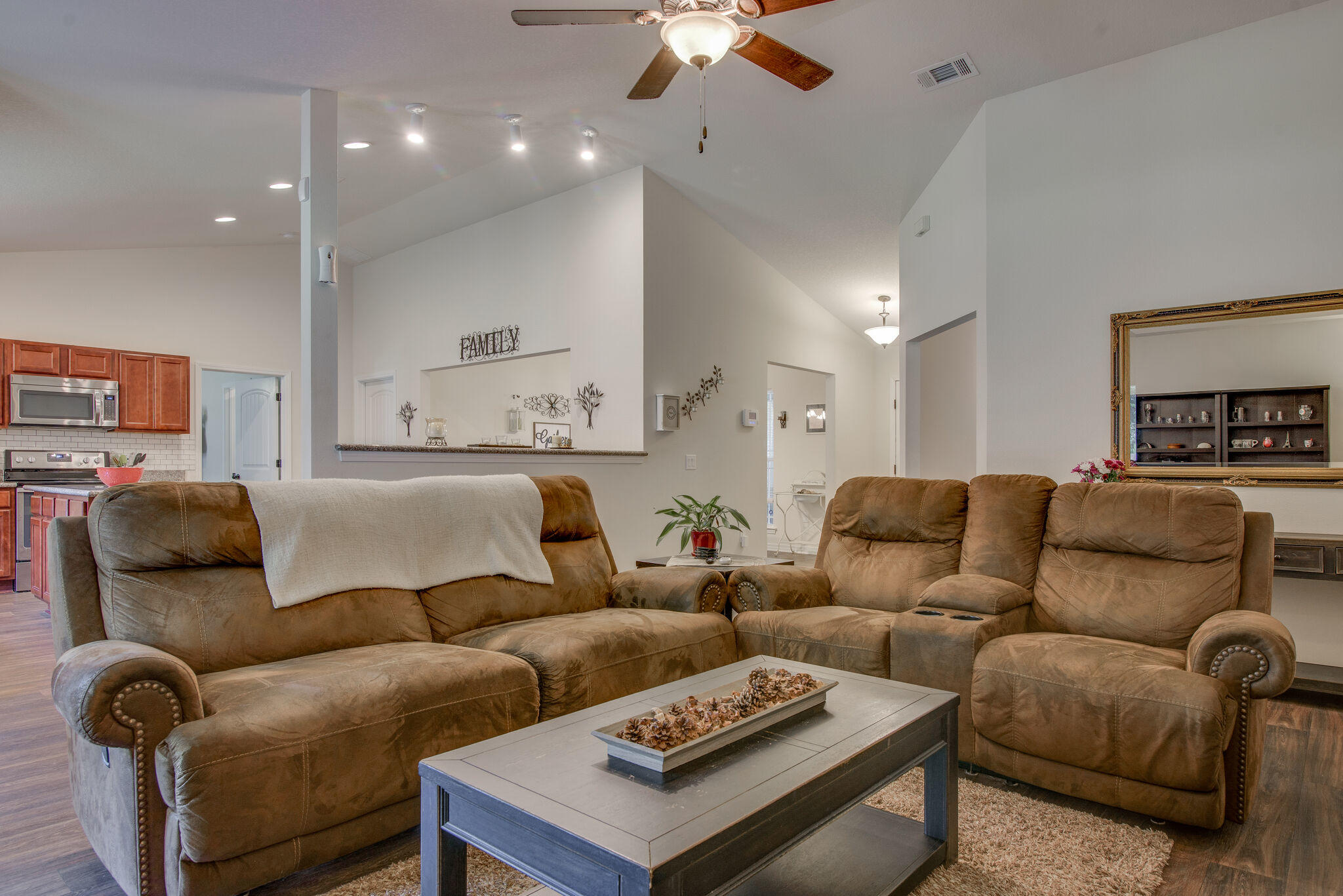 9267 Ridge Road Navarre, FL 32566 - Photo 10 of 30 Living Room