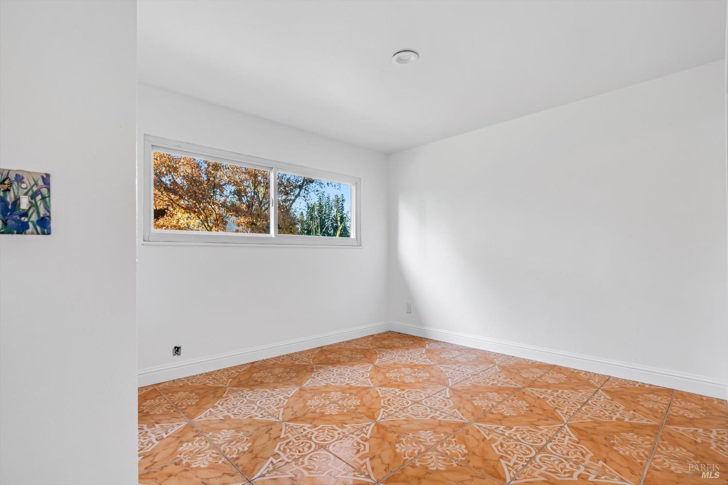 621 Sunny Manor Way Santa Rosa, CA 95401 - Photo 12 of 24 a view of room with window