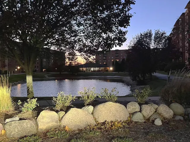 $2,300 | 1727 West Crystal Lane, Unit 707B, Mount Prospect, IL 60056