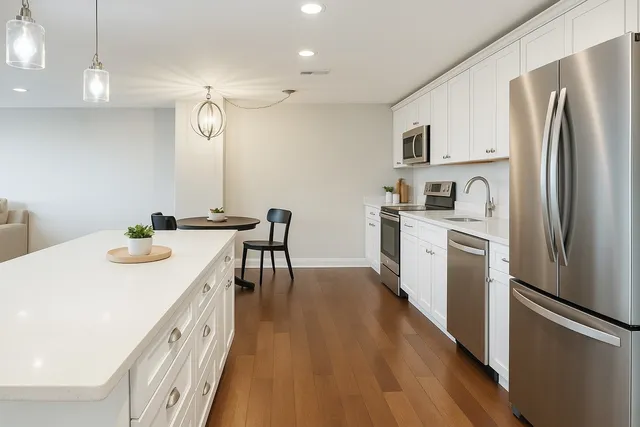 $2,300 | 1727 West Crystal Lane, Unit 707B, Mount Prospect, IL 60056