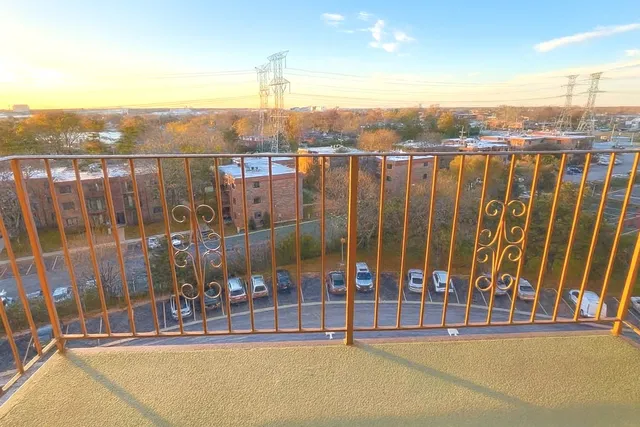 $2,300 | 1727 West Crystal Lane, Unit 707B, Mount Prospect, IL 60056