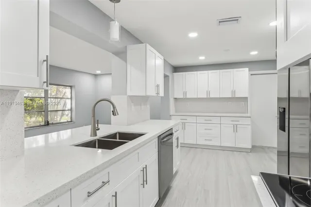 $389,900 | 6800 Northwest 58th Court, Tamarac, FL 33321