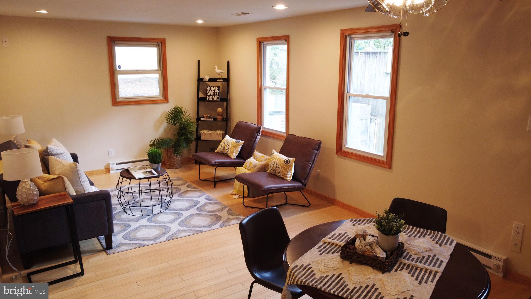 328 Riverside Drive Pasadena, MD 21122 - Photo 33 of 52 Living room