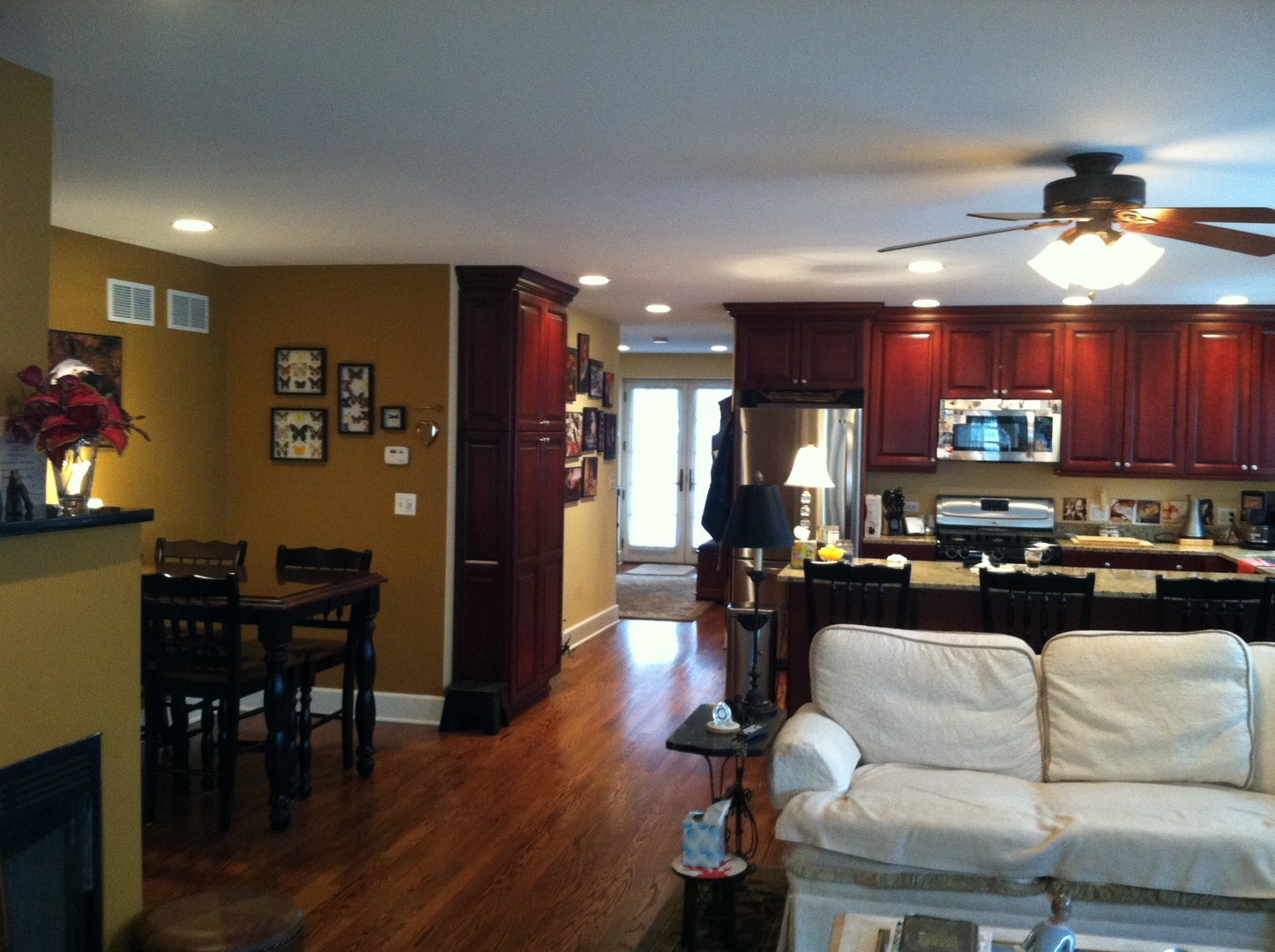 153 Barrypoint Road Riverside, IL 60546 - Photo 4 of 17