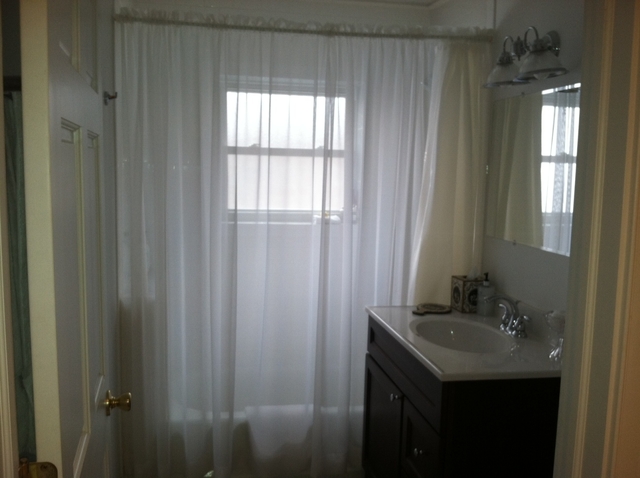 153 Barrypoint Road Riverside, IL 60546 - Photo 8 of 17