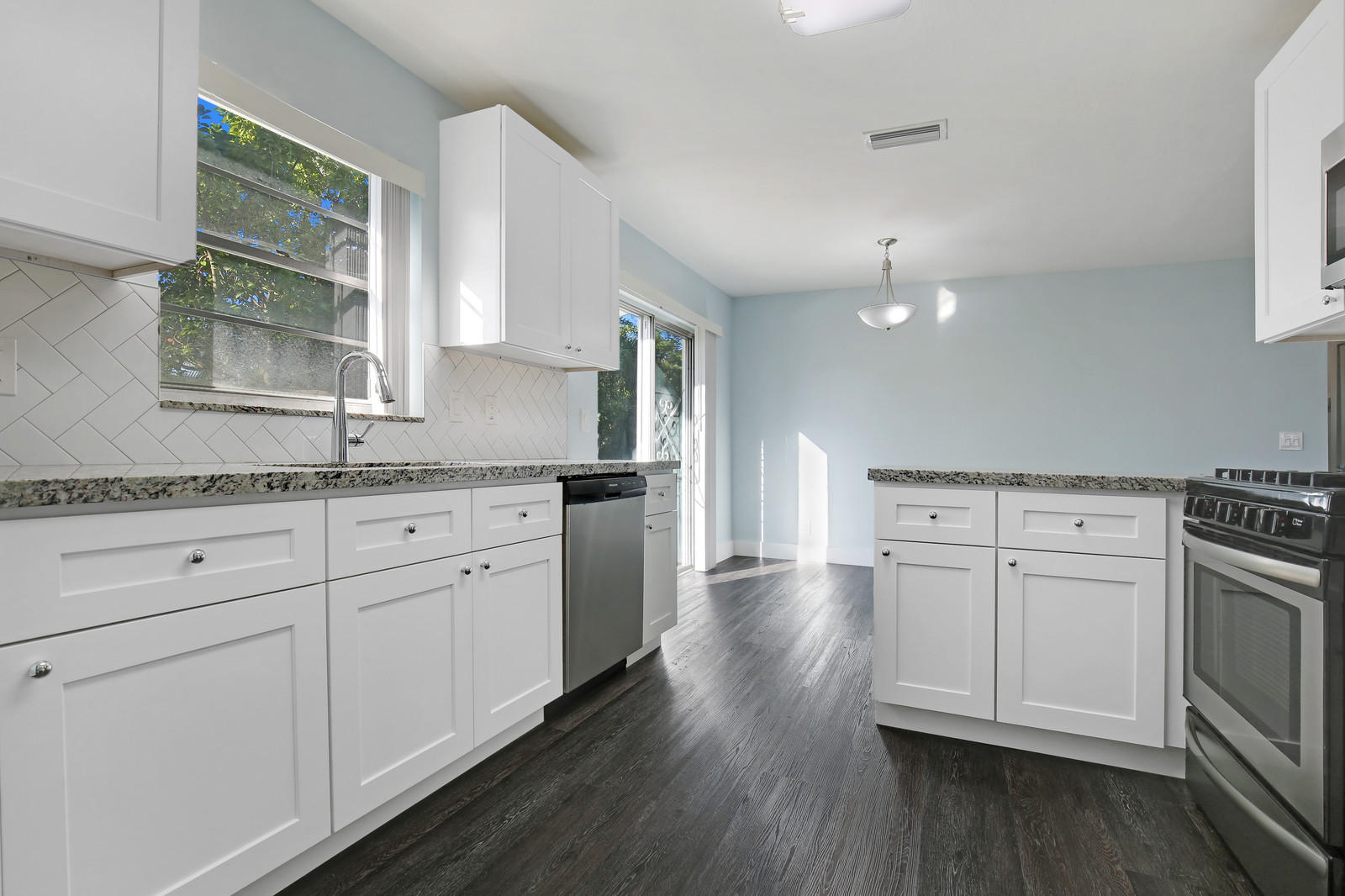 401 West 37th Street Riviera Beach, FL 33404 - Photo 3 of 17 Kitchen-2