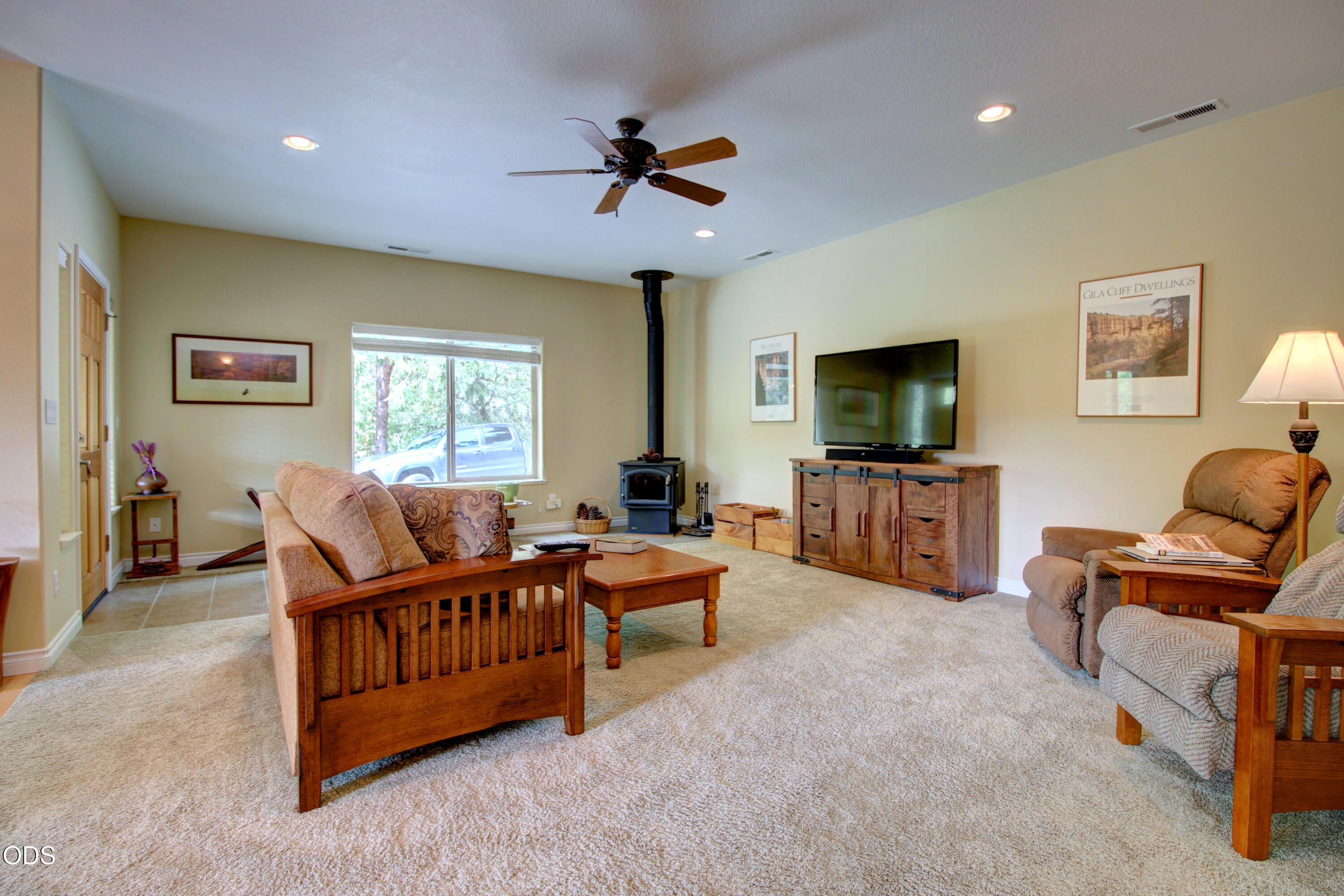 665 Winona Road Grants Pass, OR 97526 - Photo 23 of 27 Gallery Image 23