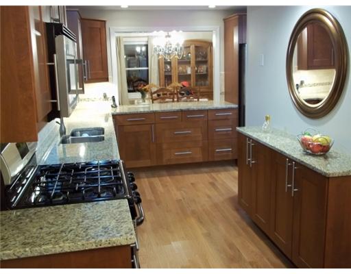 5570 Post Road, Unit 8 Warwick, RI 02818 - Photo 3 of 12 Kitchen.