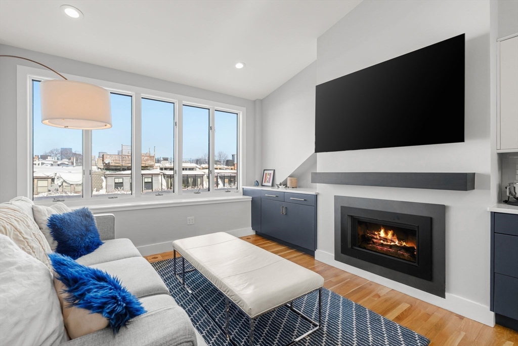 77 Worcester Street, Unit 4 Boston, MA 02118 - Photo 8 of 32