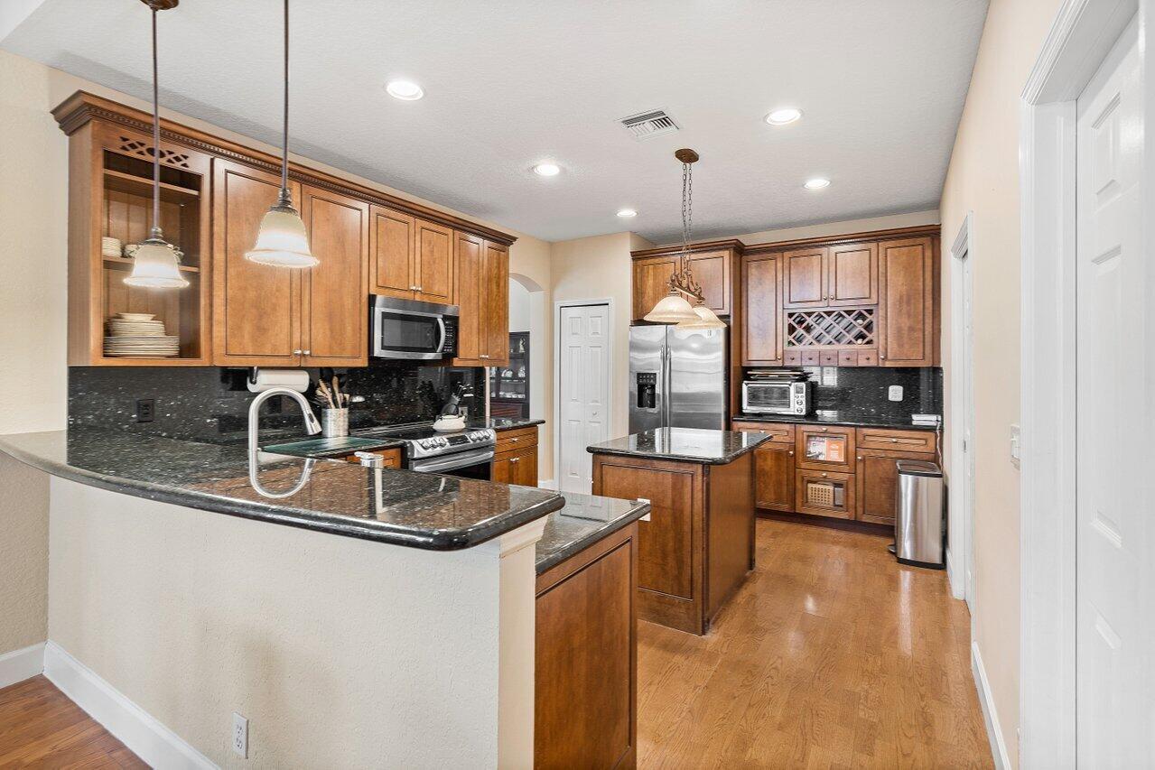 12437 Antille Drive Boca Raton, FL 33428 - Photo 6 of 36 Kitchen