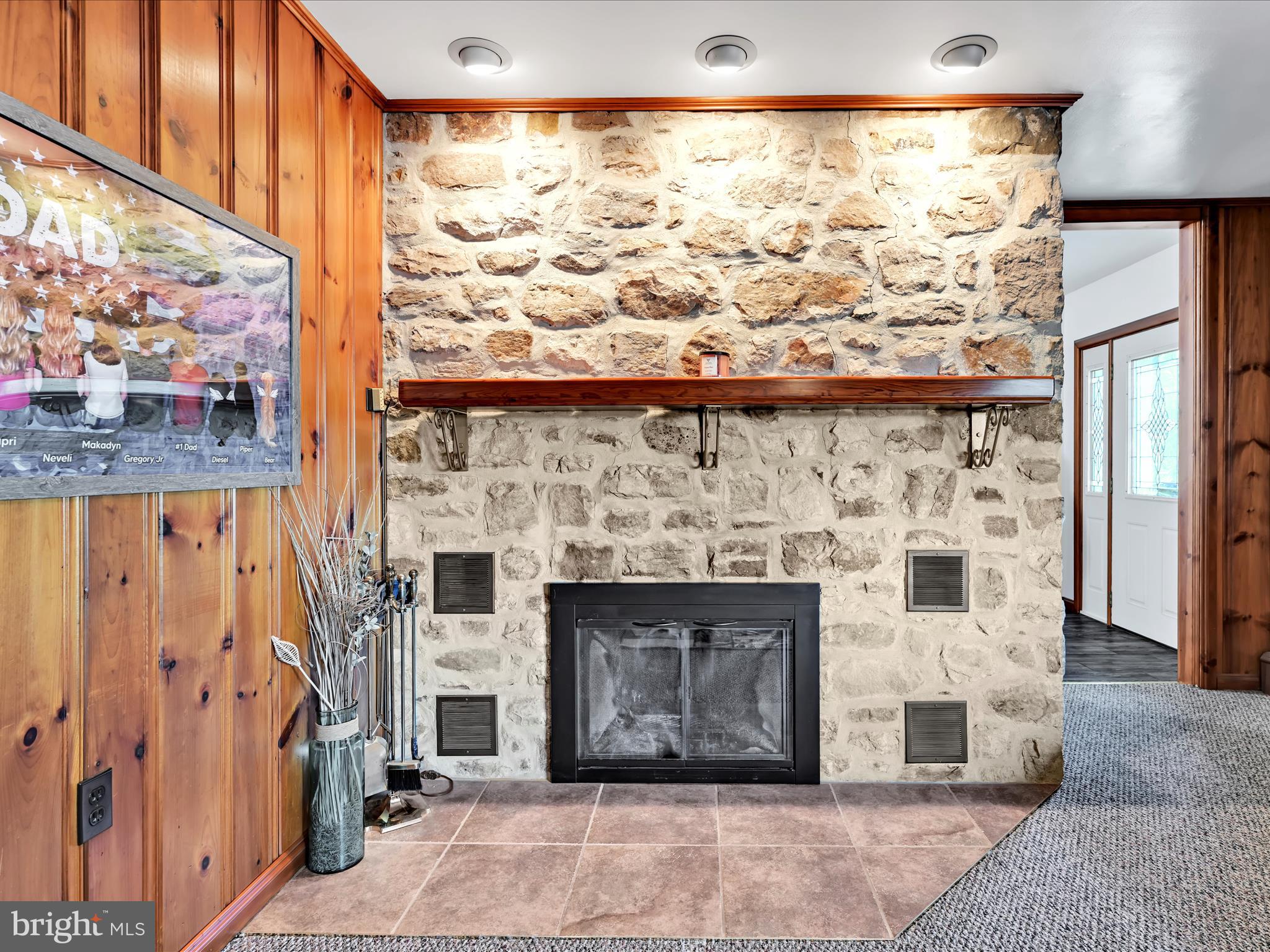 7932 Jonestown Road Harrisburg, PA 17112 - Photo 6 of 79 Living Room