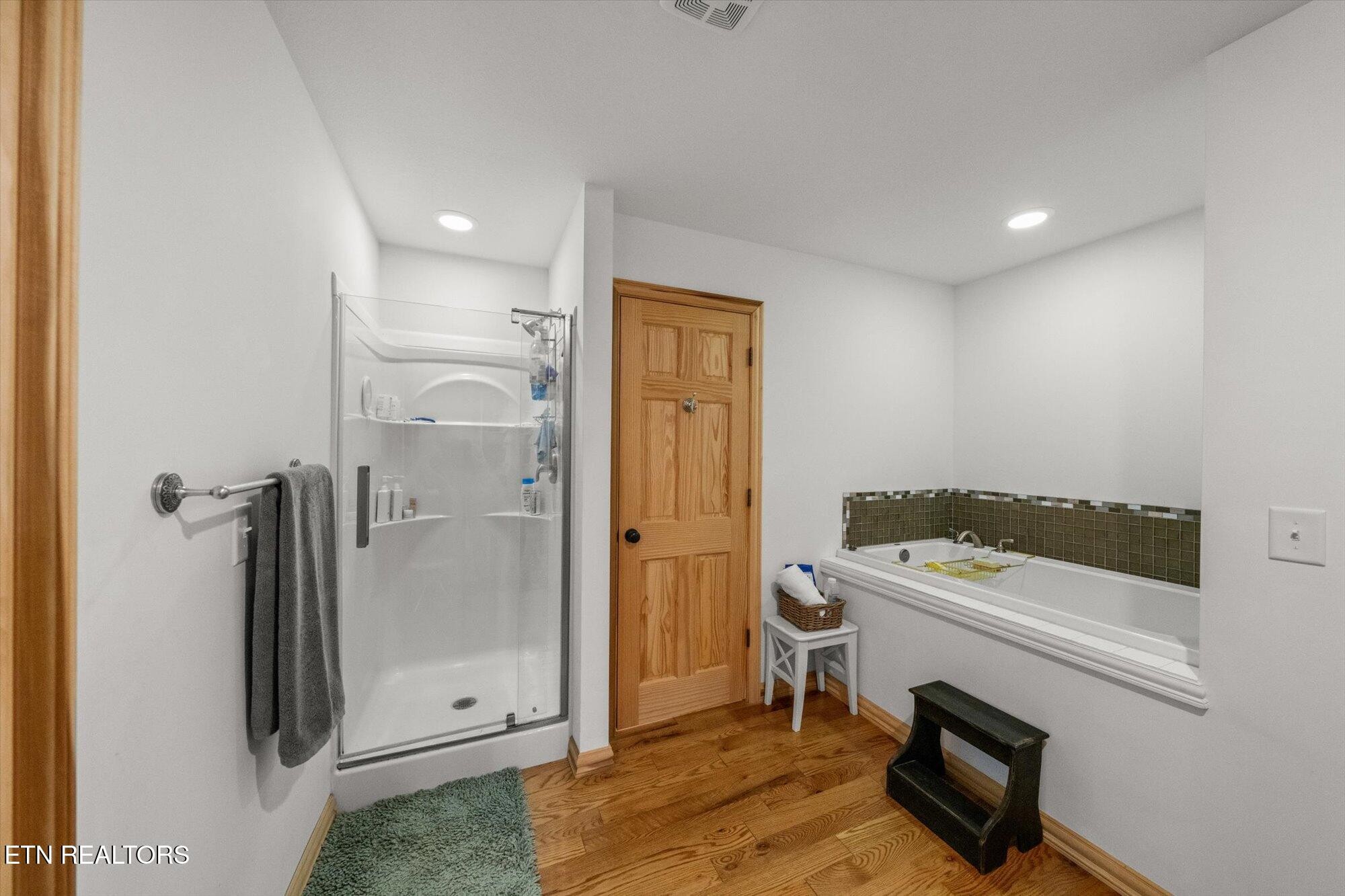 720 East Roddy Road Spring City, TN 37381 - Photo 29 of 58 a bathroom with a sink a toilet and shower