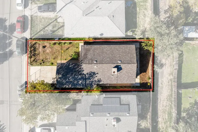 a view of a house with a outdoor space